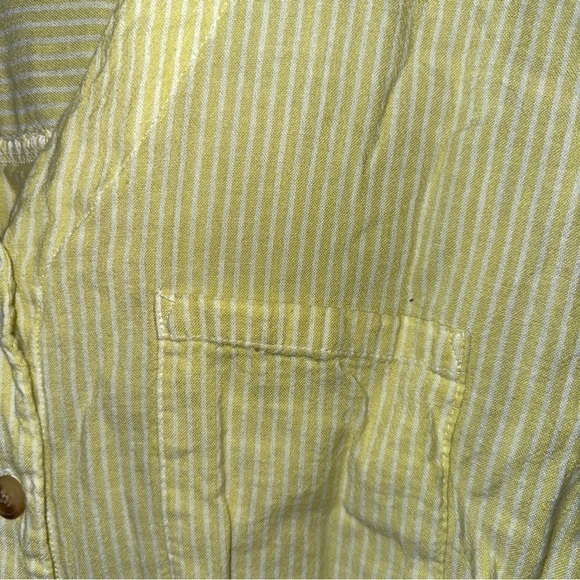 Time and true short sleeve button down tie blouse - Picture 2 of 5